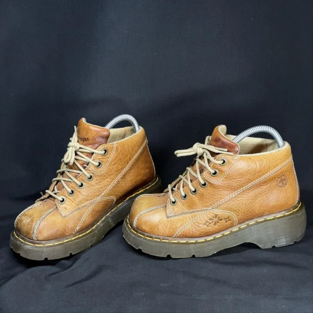 VTG Y2K Dr. Martens Leather Daisy Flower Power Boots Size 6 12281 Platform